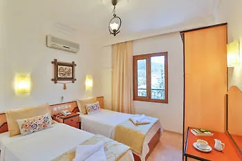Samira Aparts & * Kalkan