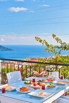 Samira Aparts & Kalkan